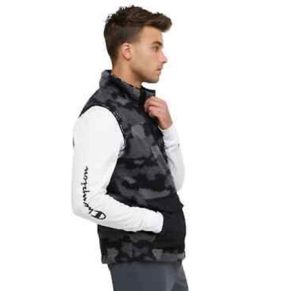 NEW Champion Camoflauge Cozy High Pile Vest, Script Logo sze S Black/Grey Unisex - Picture 2 of 16